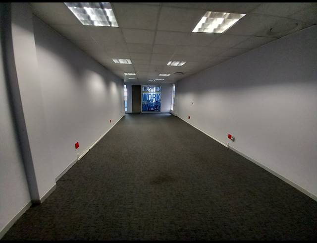 105M² OFFICE TO LET IN BRYANSTON
